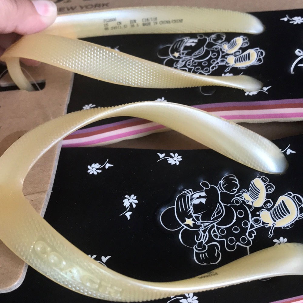 Coach Minnie Flip Flops - Picture 4 of 7